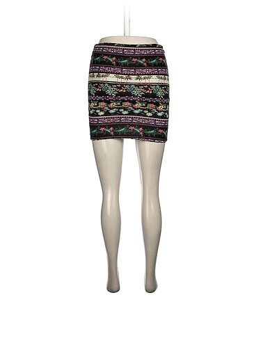 s Beden Bershka Mini Etek %70 İndirimli.