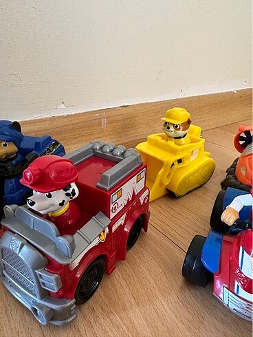 Beden Paw patrol arabalar