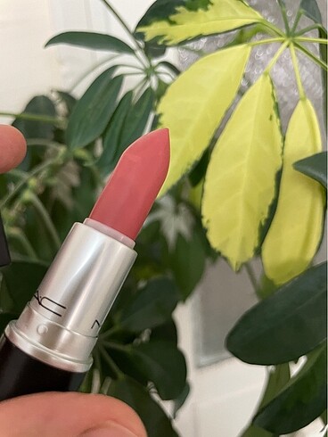 Beden Velvet 617 numara ruj