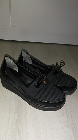 Siyah klasik ayakkabı