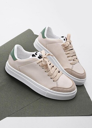 Sneaker