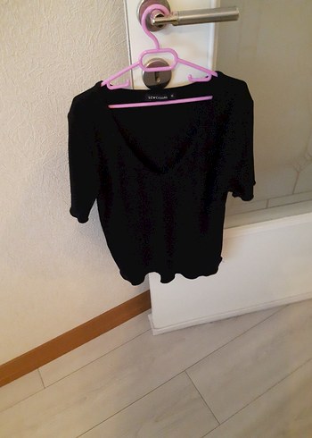 Siyah V Yaka Kadın Tişört - Görsel 6