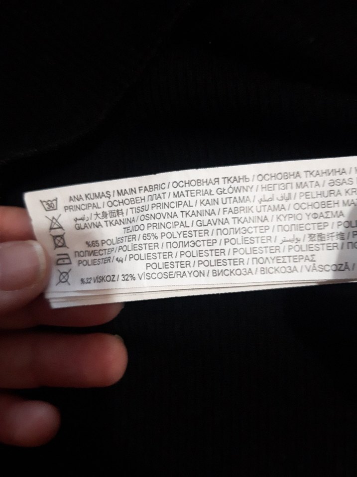 Siyah V Yaka Kadın Tişört - Görsel 5