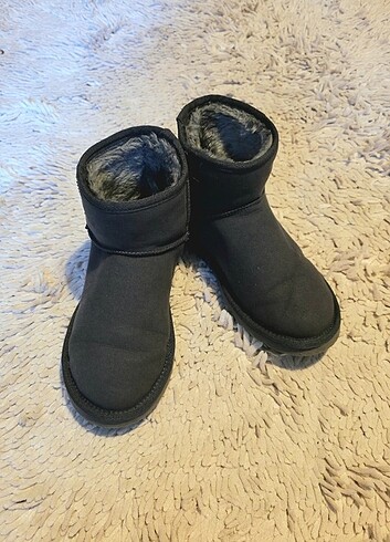 UGG CLASSIC MİNİ II BOT