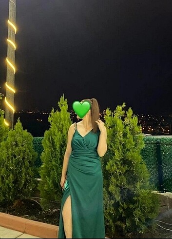 Koyu yeşil saten abiye 