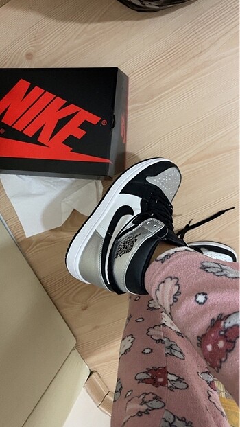 nike air jordan retro 1 high silver