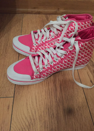 Pembe Adidas spor ayakkabı