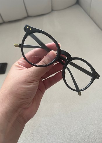 Şeffaf Siyah Minimalist Kadın Gözlüğü