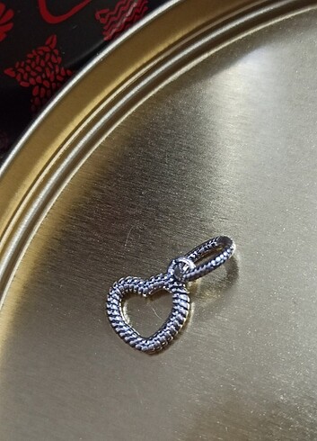 Pandora Sallantılı snake kalp charm