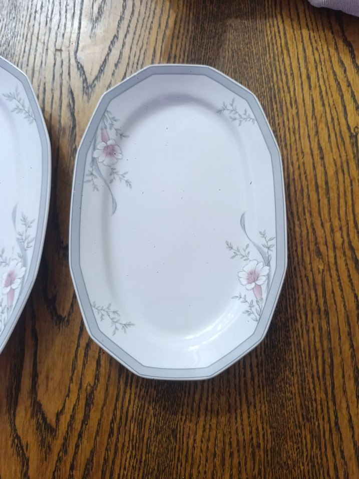 Çiçek Desenli Beyaz Gri Servis Tabakları - Görsel 3