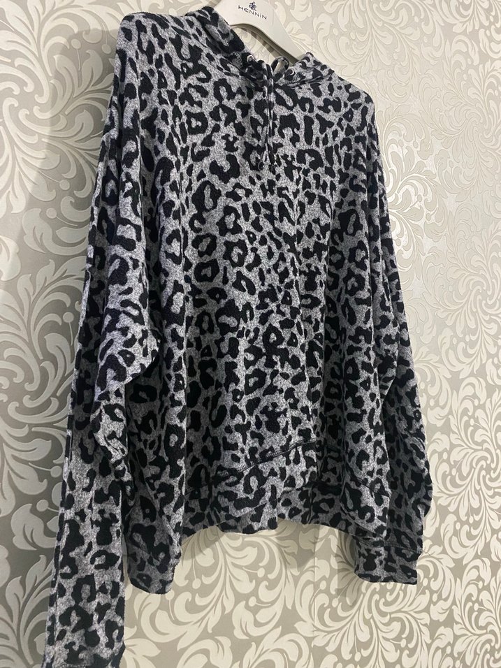 Gri Leopar Desenli Kapüşonlu Kadın Sweatshirt - Görsel 2