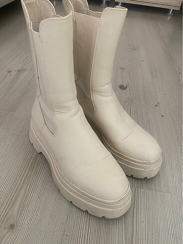 36 Beden Bershka ekru bot