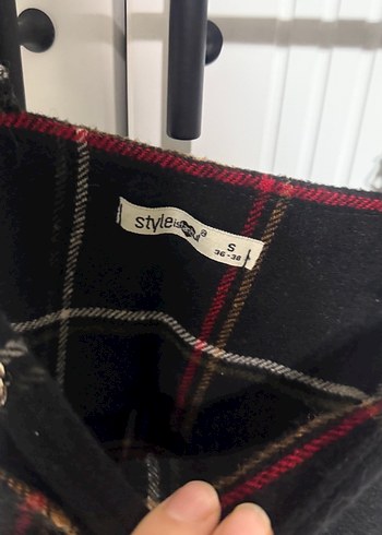 Kızlar İçin Kareli Tokalı Askılı Tulum - Görsel 3