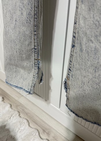 Düğmeli Batik Desenli Rahat Kesim Kadın Kot Pantolon - Görsel 6