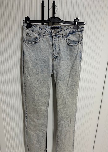 Düğmeli Batik Desenli Rahat Kesim Kadın Kot Pantolon - Görsel 4