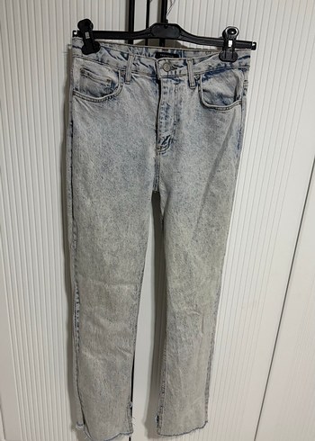 Düğmeli Batik Desenli Rahat Kesim Kadın Kot Pantolon - Görsel 3