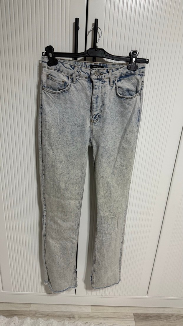 Düğmeli Batik Desenli Rahat Kesim Kadın Kot Pantolon - Görsel 3