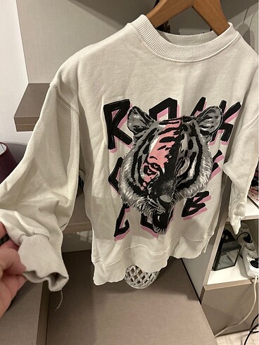 11-12 Yaş Beden Zara sweatshirt