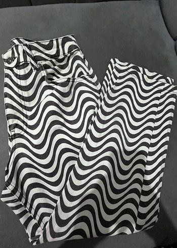 Kadın Zebra Desenli Midi Pliseli Pantolon - Görsel 3