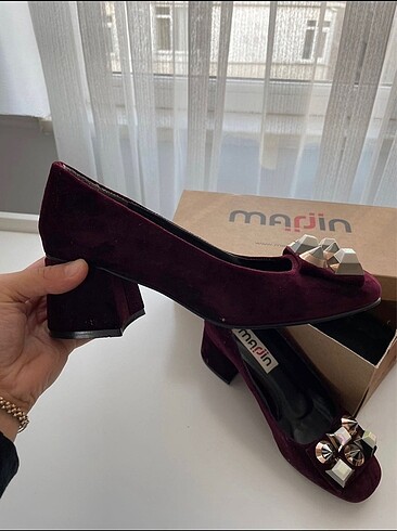 Marjin Marjin taş detaylı ayakkabı