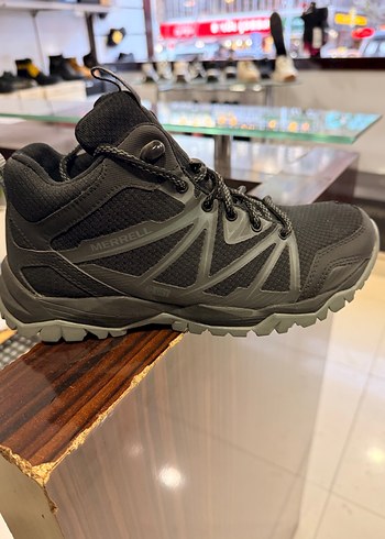 Merrell 37