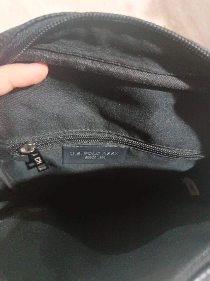 U.S. Polo Assn. Siyah Fermuarlı Erkek Omuz Çantası - Görsel 4
