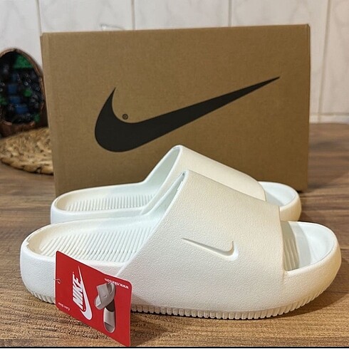 Sıfır Nike Calm | Stiline Konfor Kat!