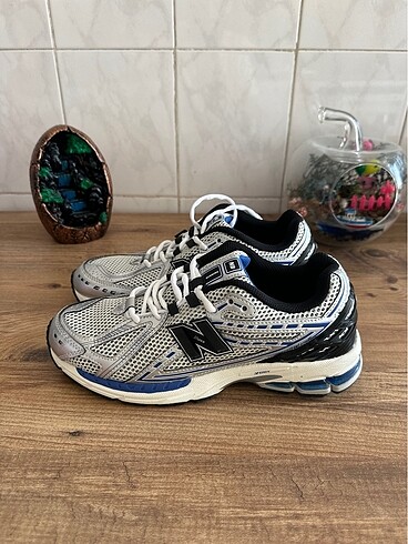 44 Beden New Balance 1906R