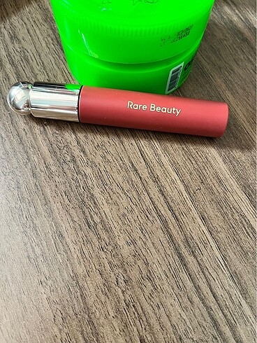 Rare beauty lip oil