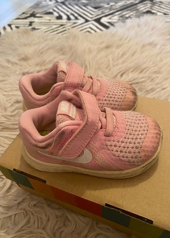 Nike Kız Çocuk Pembe Cırtlı Spor Ayakkabı