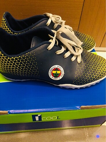 33 Beden Kinetix 33 no Fenerbahçeli halı saha ayakkabısı