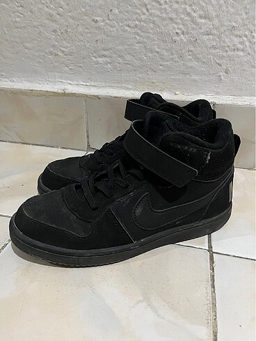 35 Beden nike siyah bilekli ayakkabı