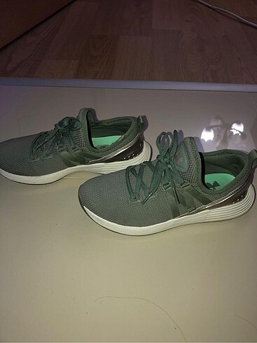37 Beden Under armour ayakkabı