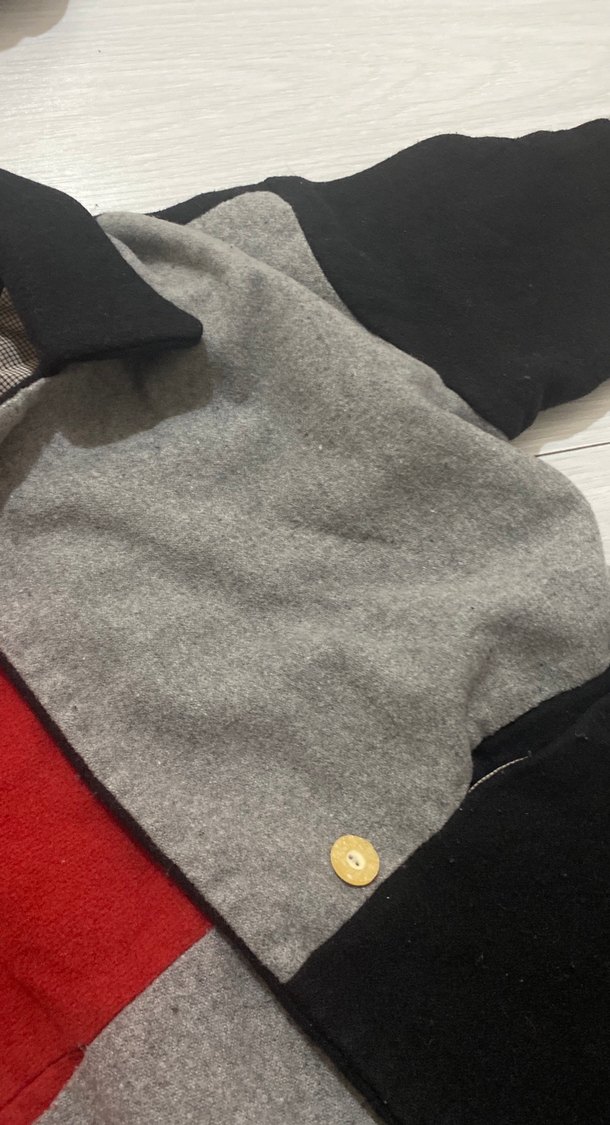 Düğmeli Kısa Kollu Gri Kırmızı Midi kaşe Ceket - Görsel 4