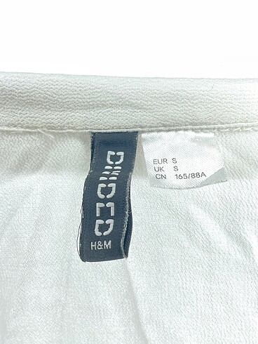 s Beden beyaz Renk H&M Gömlek %70 İndirimli.