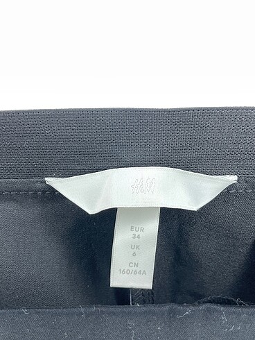 34 Beden siyah Renk H&M Düz Kesim %70 İndirimli.