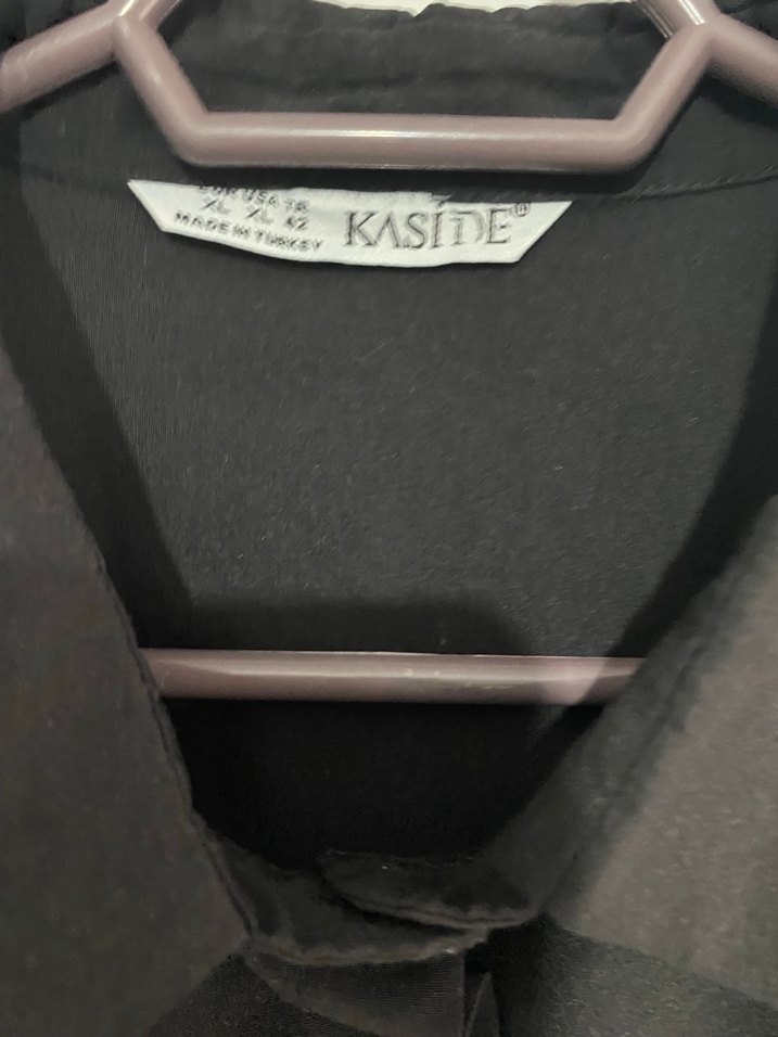 Siyah Düğmeli Uzun Kollu Kadın Gömlek - Görsel 3