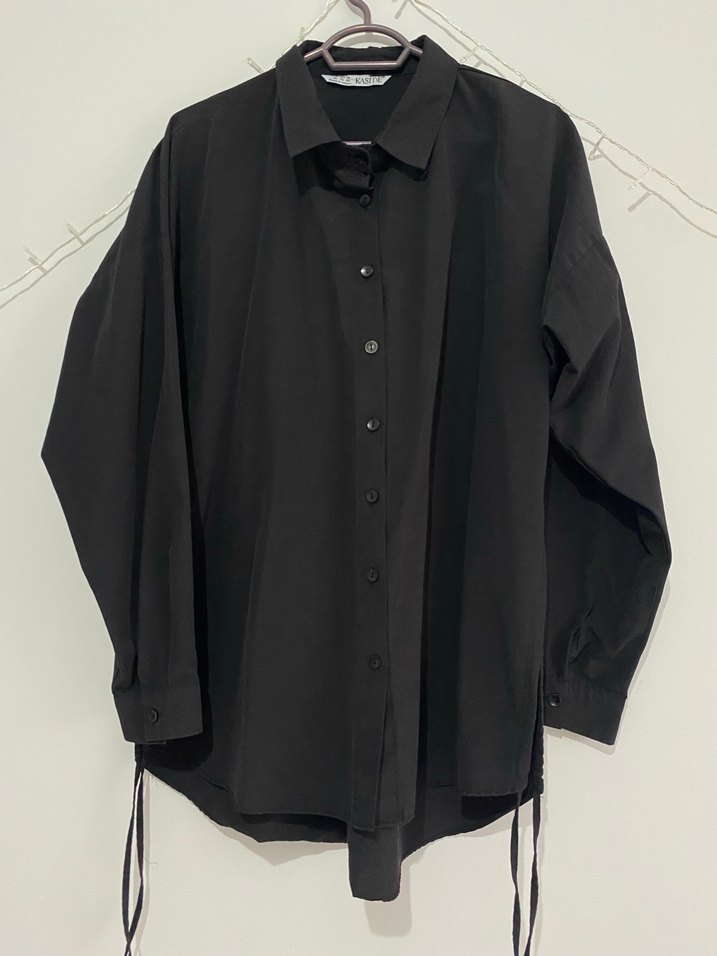 Siyah Düğmeli Uzun Kollu Kadın Gömlek - Görsel 2