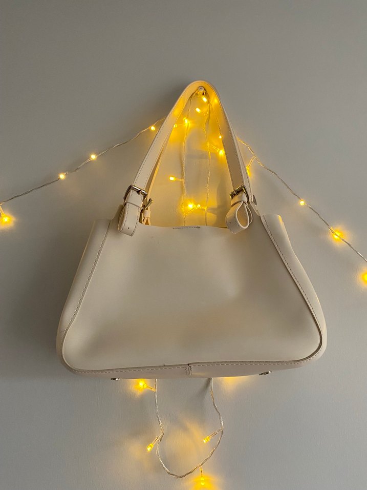 Beyaz Deri Tokalı Kadın Omuz Çantası - Görsel 2