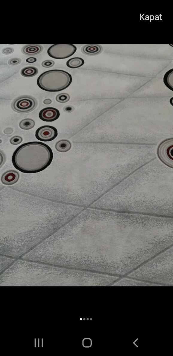 Gri ve Beyaz Puantiyeli Çağdaş Halı - Görsel 2