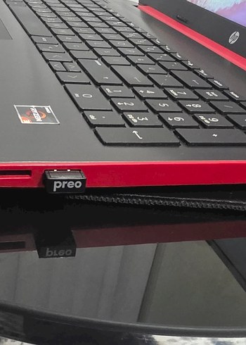 Kırmızı Renkli Laptop Bilgisayar - Görsel 3