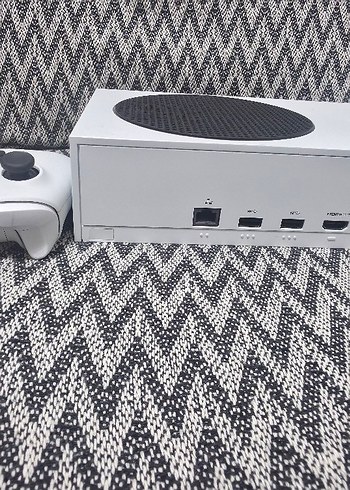 Xbox Series S Oyun Konsolu ve Kumanda - Görsel 3