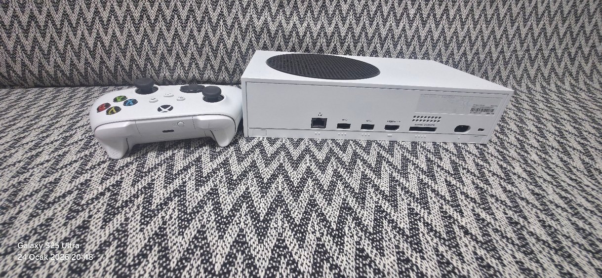 Xbox Series S Oyun Konsolu ve Kumanda - Görsel 3