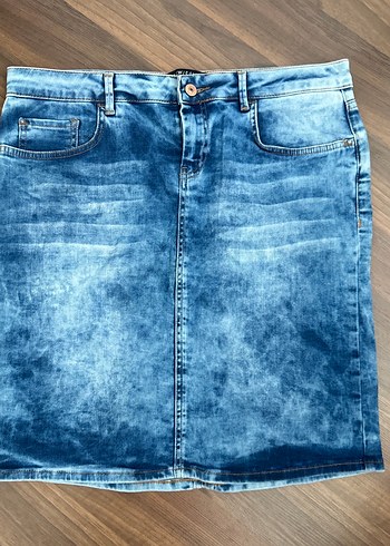 Mavi Batik Desenli Denim Midi Etek