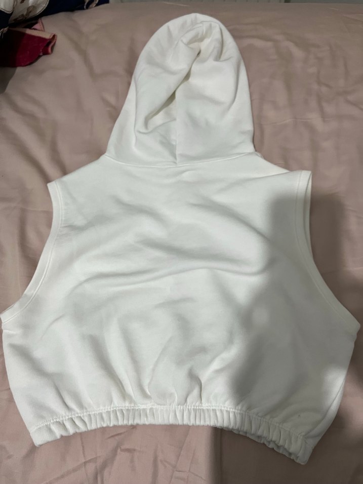 Beyaz Kapüşonlu Kolsuz Sweatshirt - Görsel 4