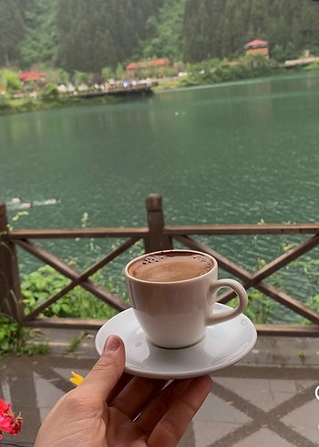Beyaz Seramik Fincan ve Tabağı