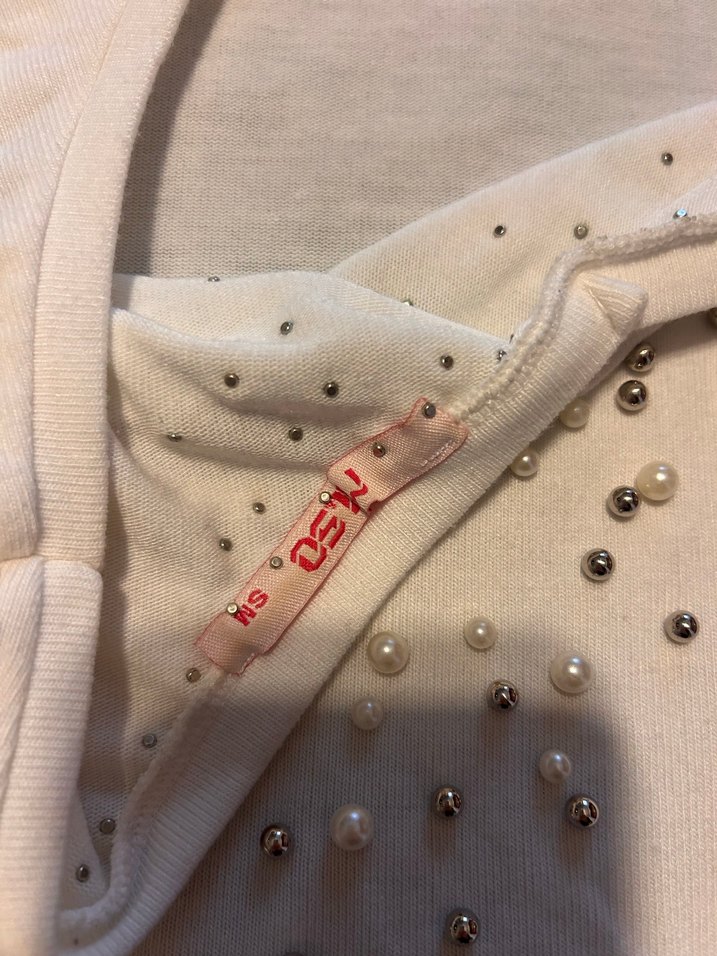 Beyaz V Yaka Uzun Kollu İnci Detaylı Kadın Bluz - Görsel 4