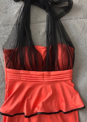 Kırmızı Straplez Midi Fırfırlı Abiye Elbise - Görsel 2