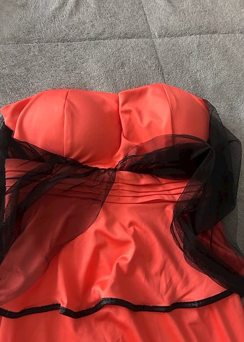 Kırmızı Straplez Midi Fırfırlı Abiye Elbise - Görsel 3