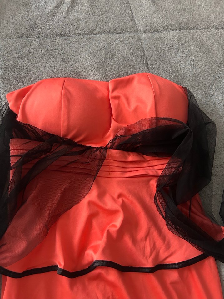 Kırmızı Straplez Midi Fırfırlı Abiye Elbise - Görsel 3